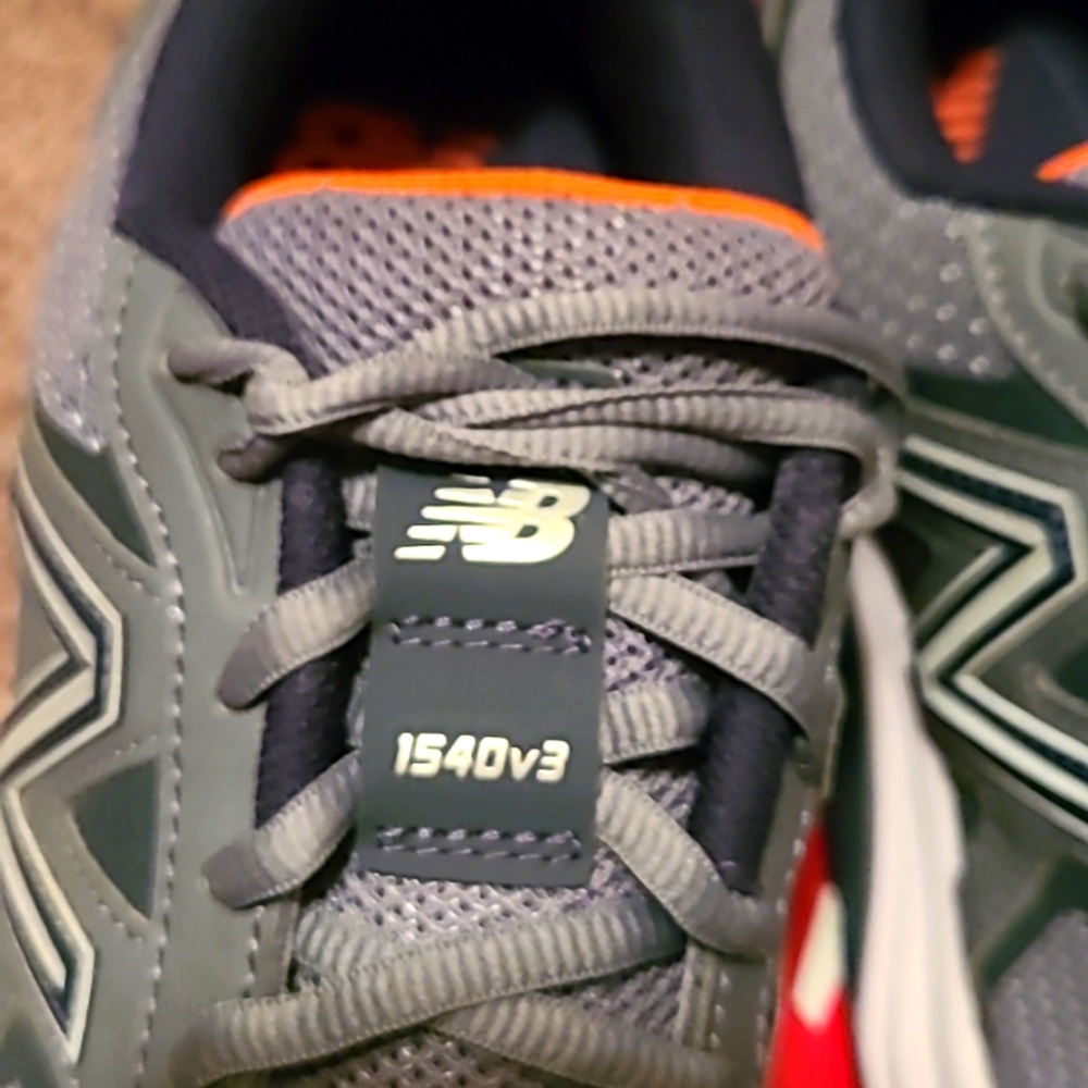 New Balance 1540v3 Woman's Gray Running Shoes.Size 10.5.,med width. - Picture 10 of 10
